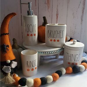 Rae Dunn 4 Piece Halloween Autumn Pumpkin Bath Set
